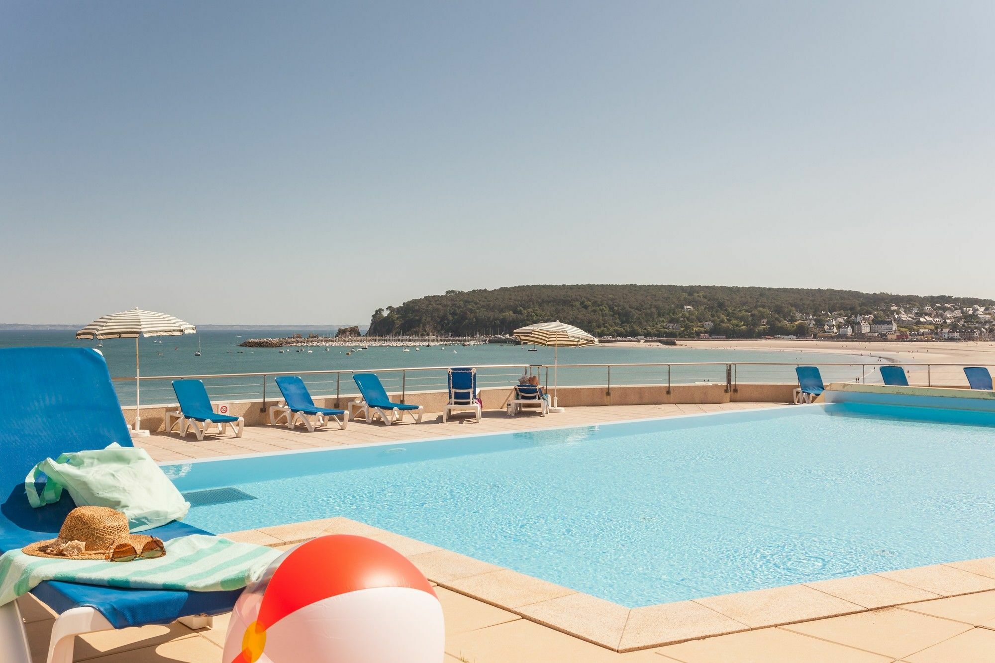 Residence Pierre & Vacances Cap-Morgat โครซง ภายนอก รูปภาพ